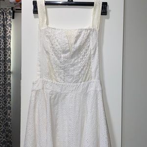 Brand new Lyn around Lacey dress in Medium